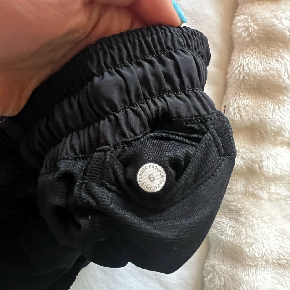 Lululemon Hotty Hot Shorts - Picture 4 of 4